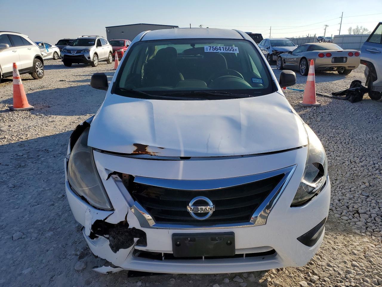 2015 NISSAN VERSA