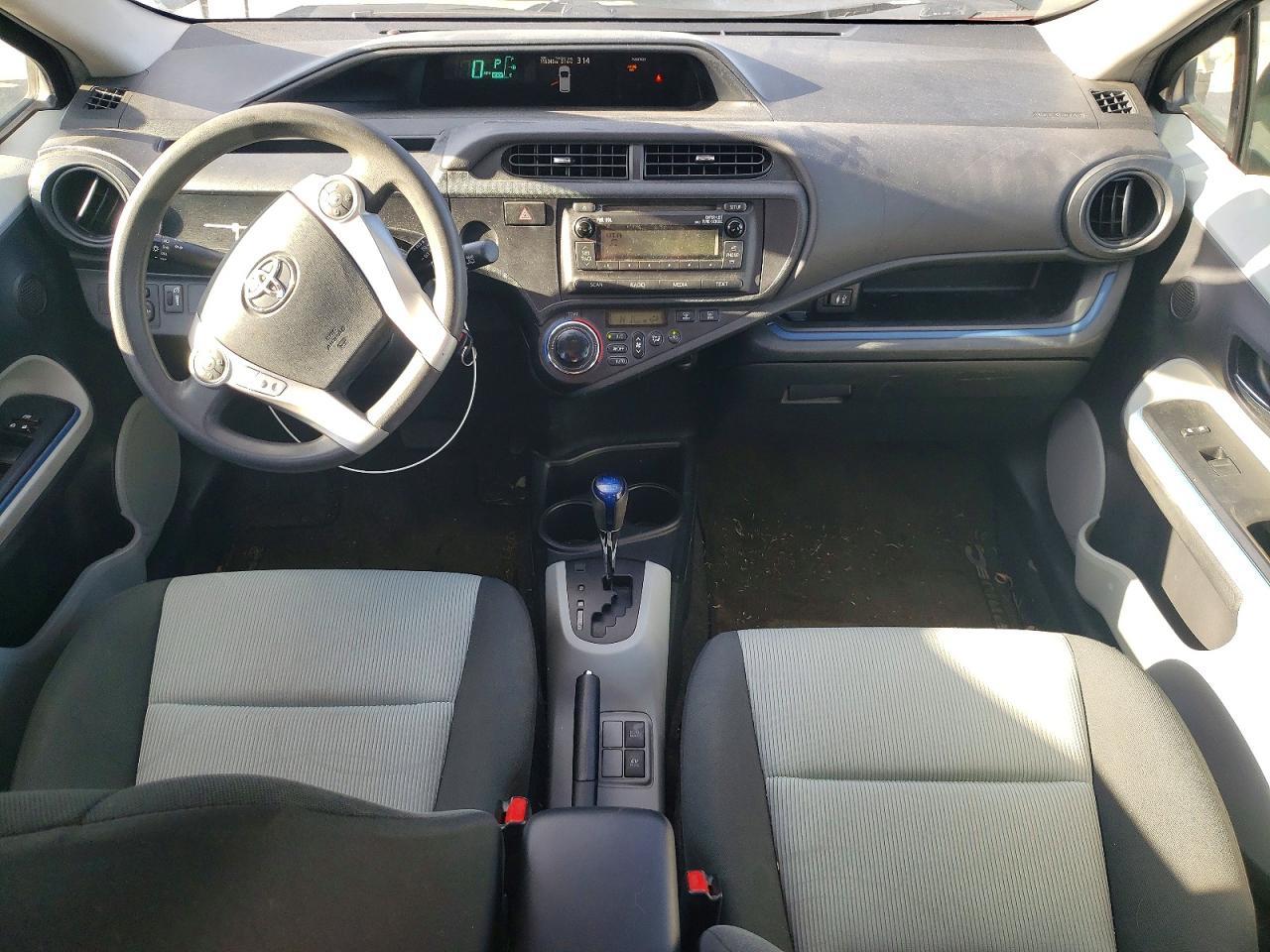 2013 TOYOTA Prius c