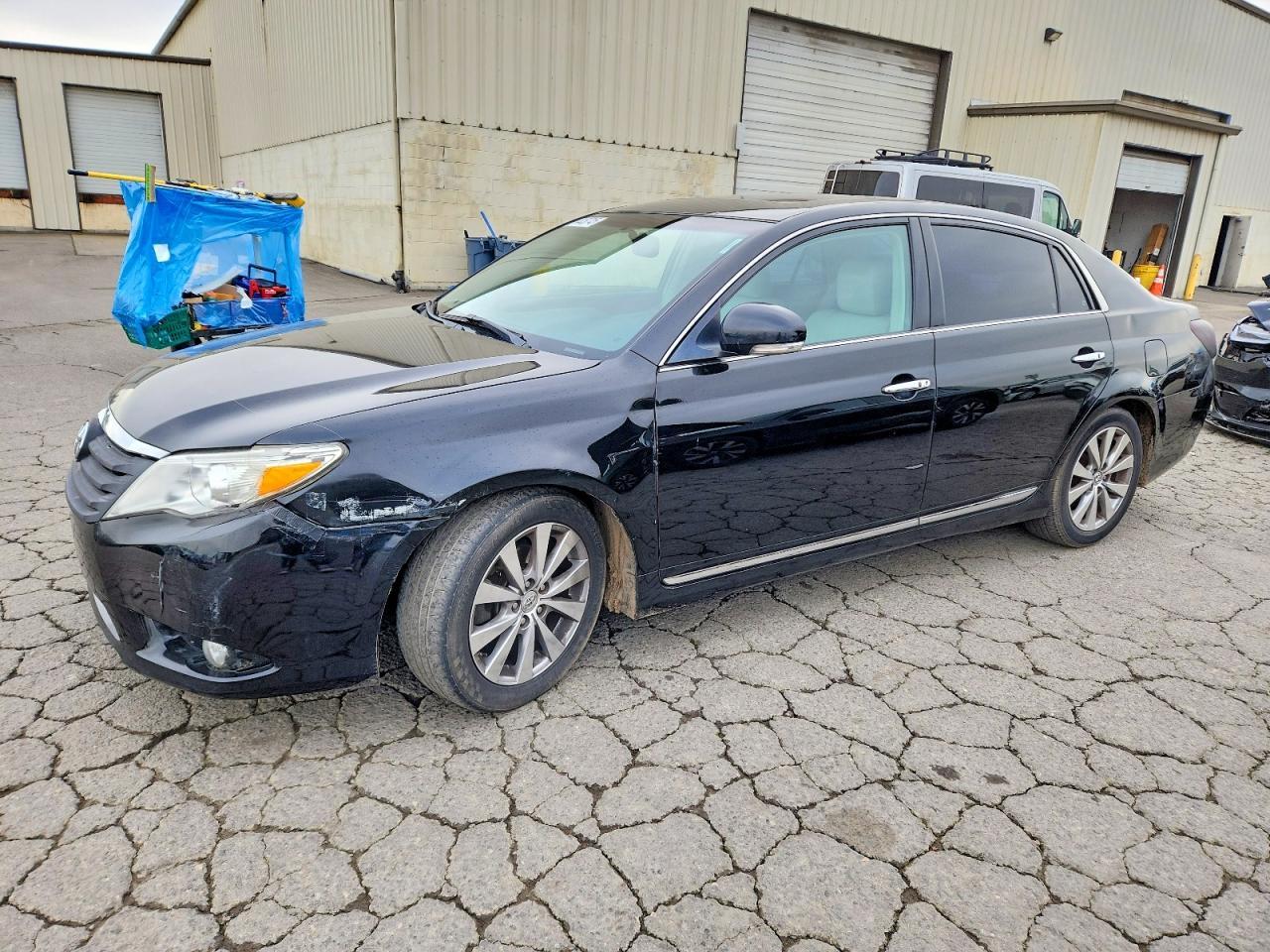 2011 TOYOTA Avalon