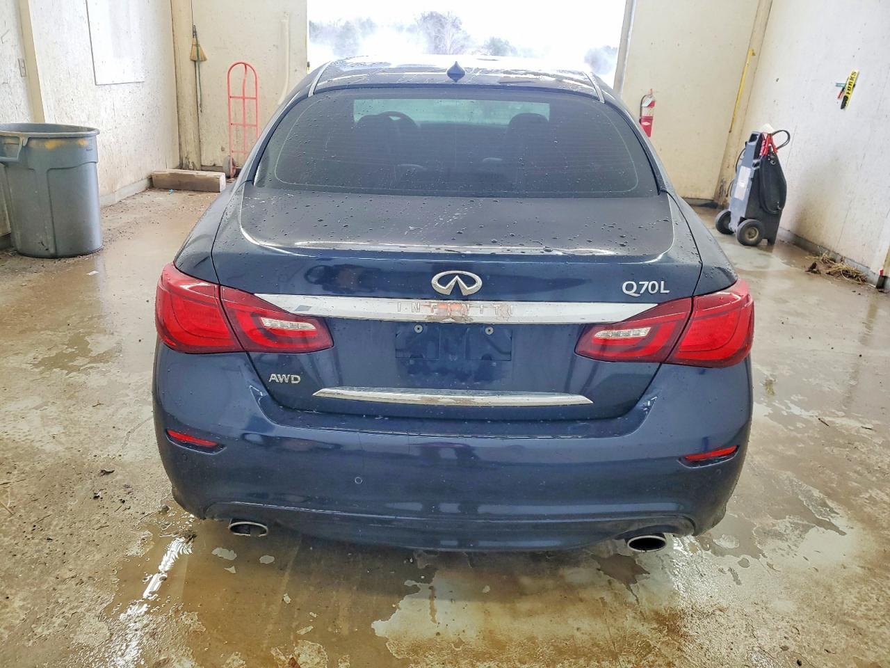 2016 INFINITI Q70