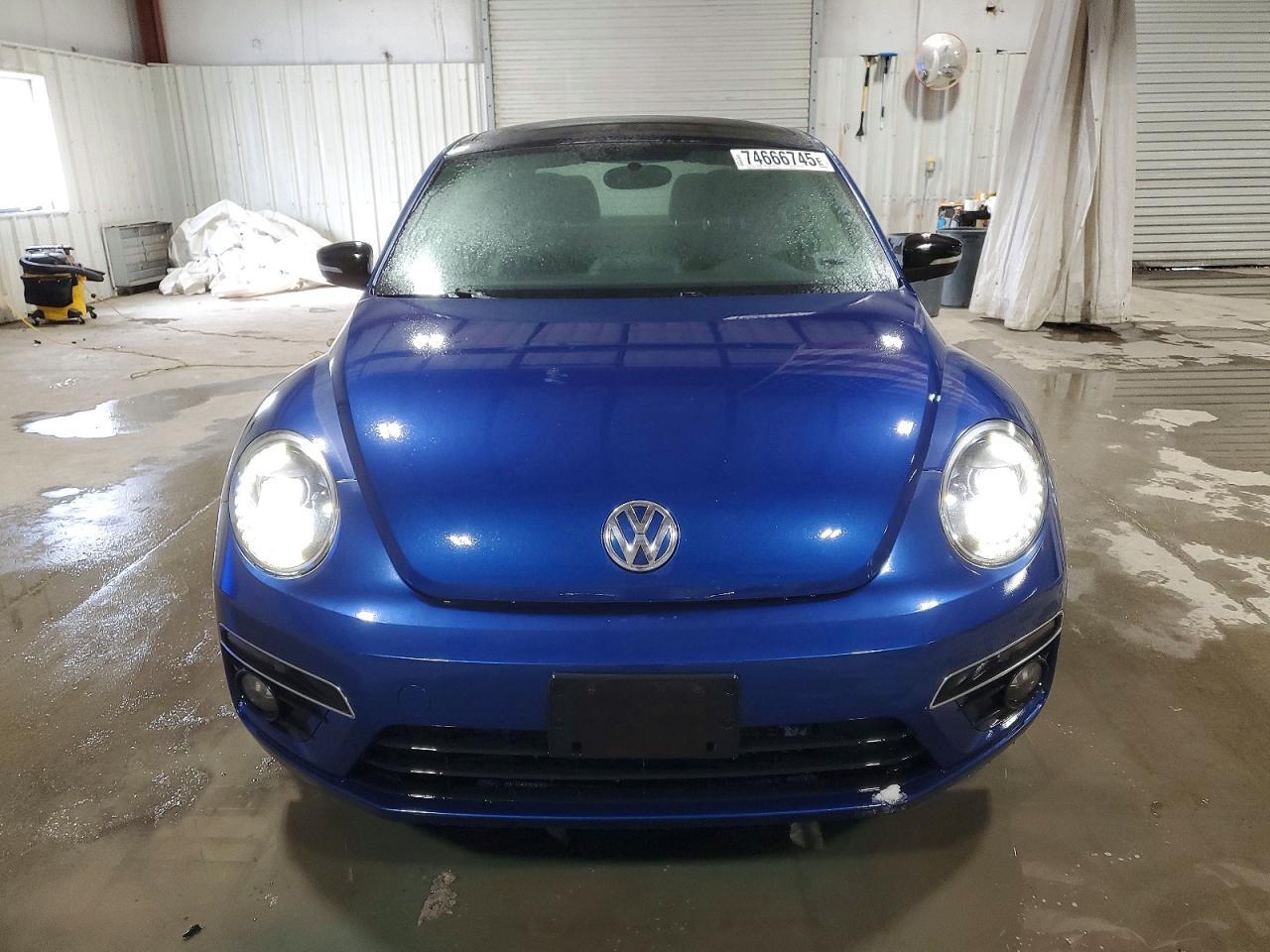 2013 VOLKSWAGEN Beetle