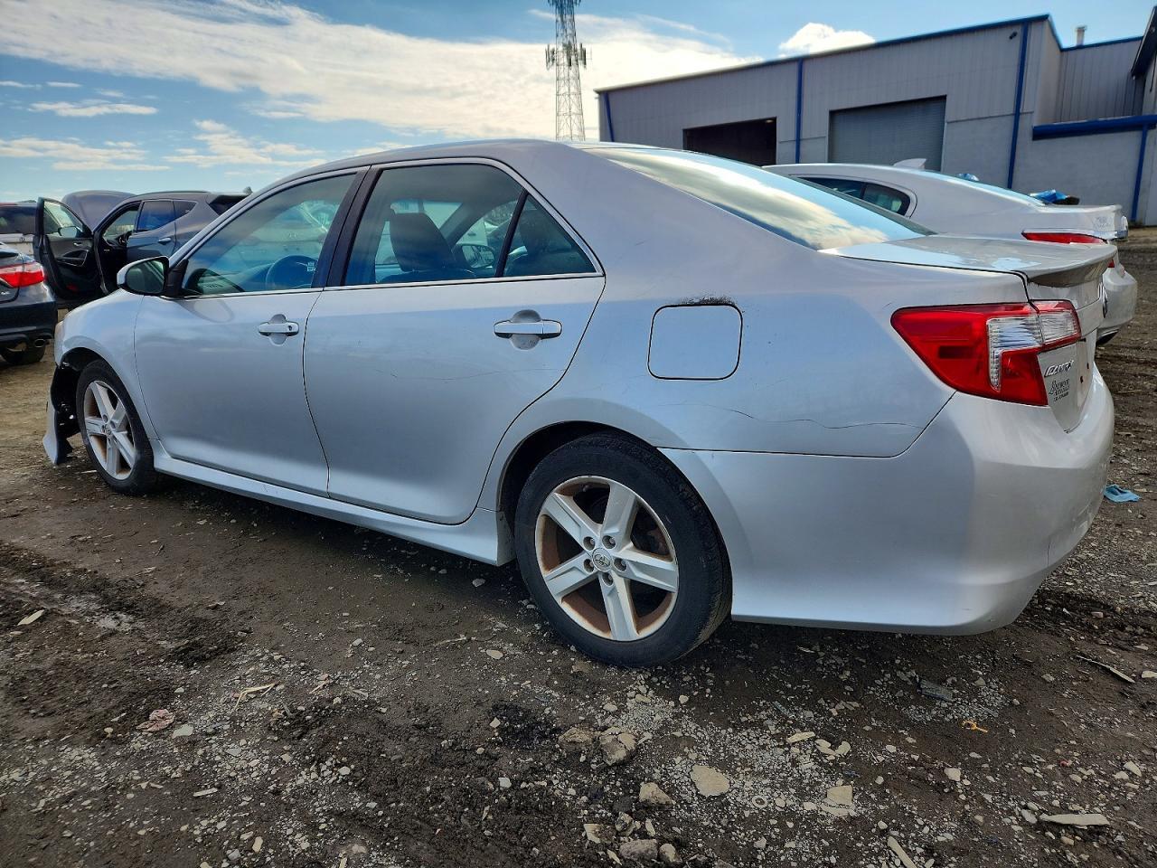 2014 TOYOTA CAMRY
