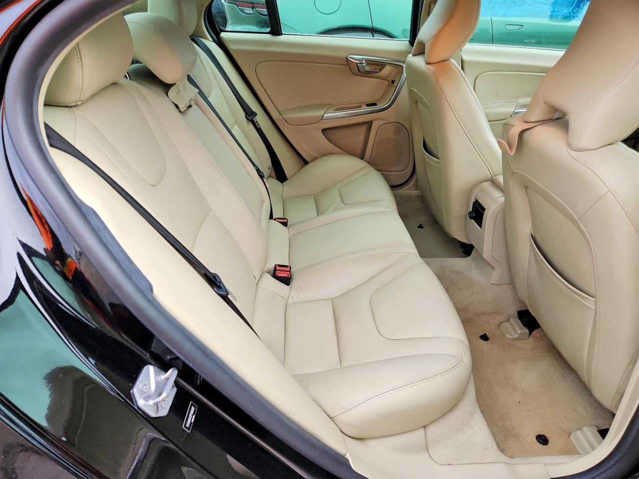 2015 VOLVO S60