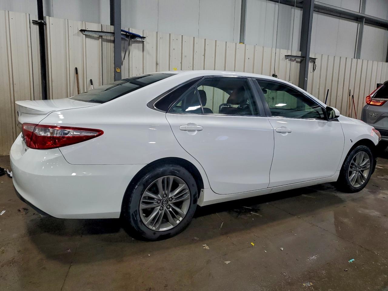2016 TOYOTA CAMRY