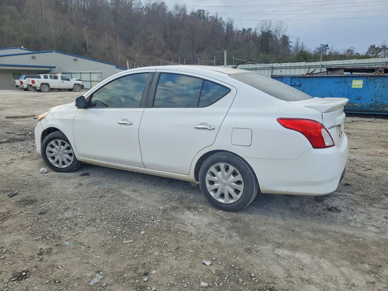 2016 NISSAN VERSA