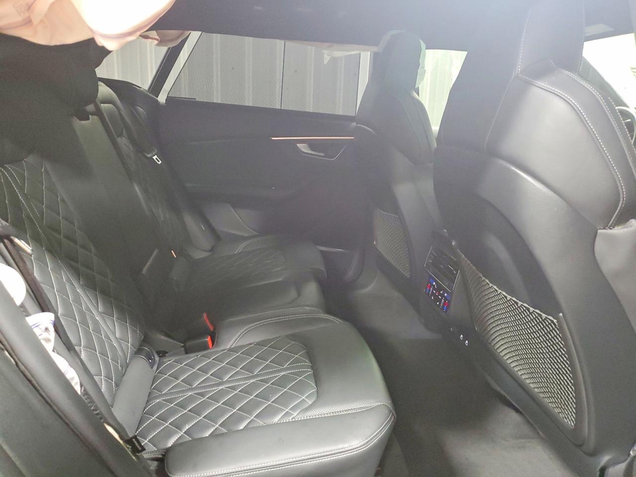 2023 AUDI SQ8