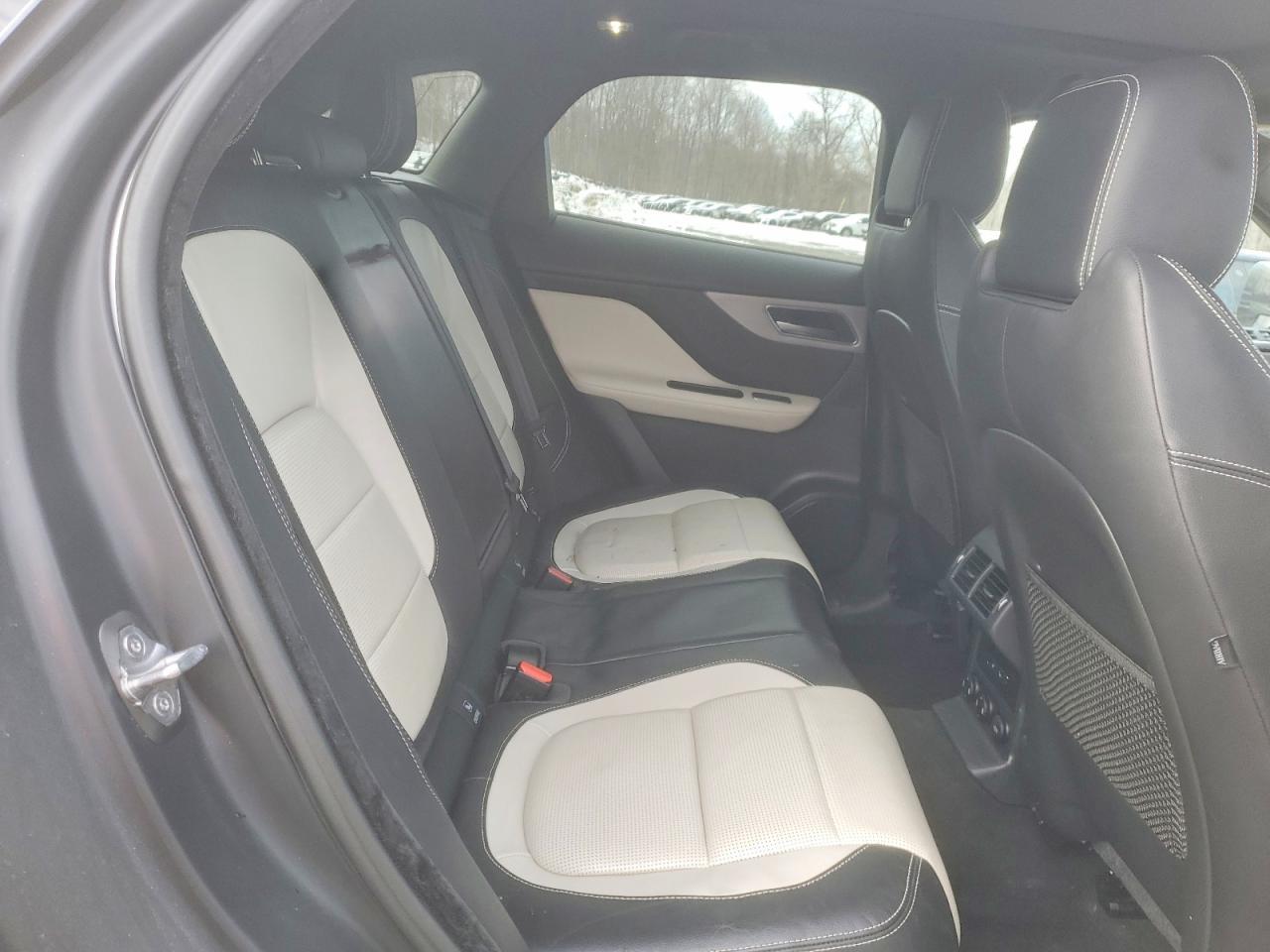 2017 JAGUAR F-Pace