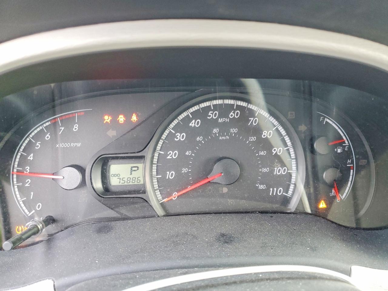 2011 TOYOTA SIENNA