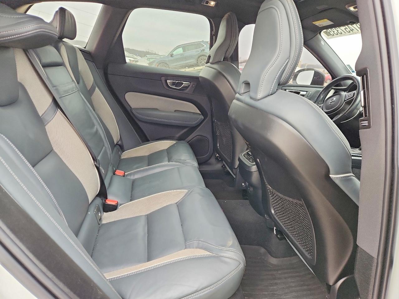 2021 VOLVO XC60