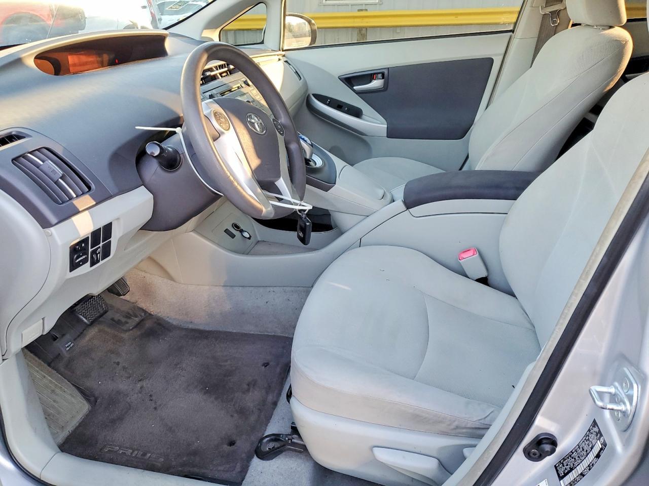 2011 TOYOTA PRIUS