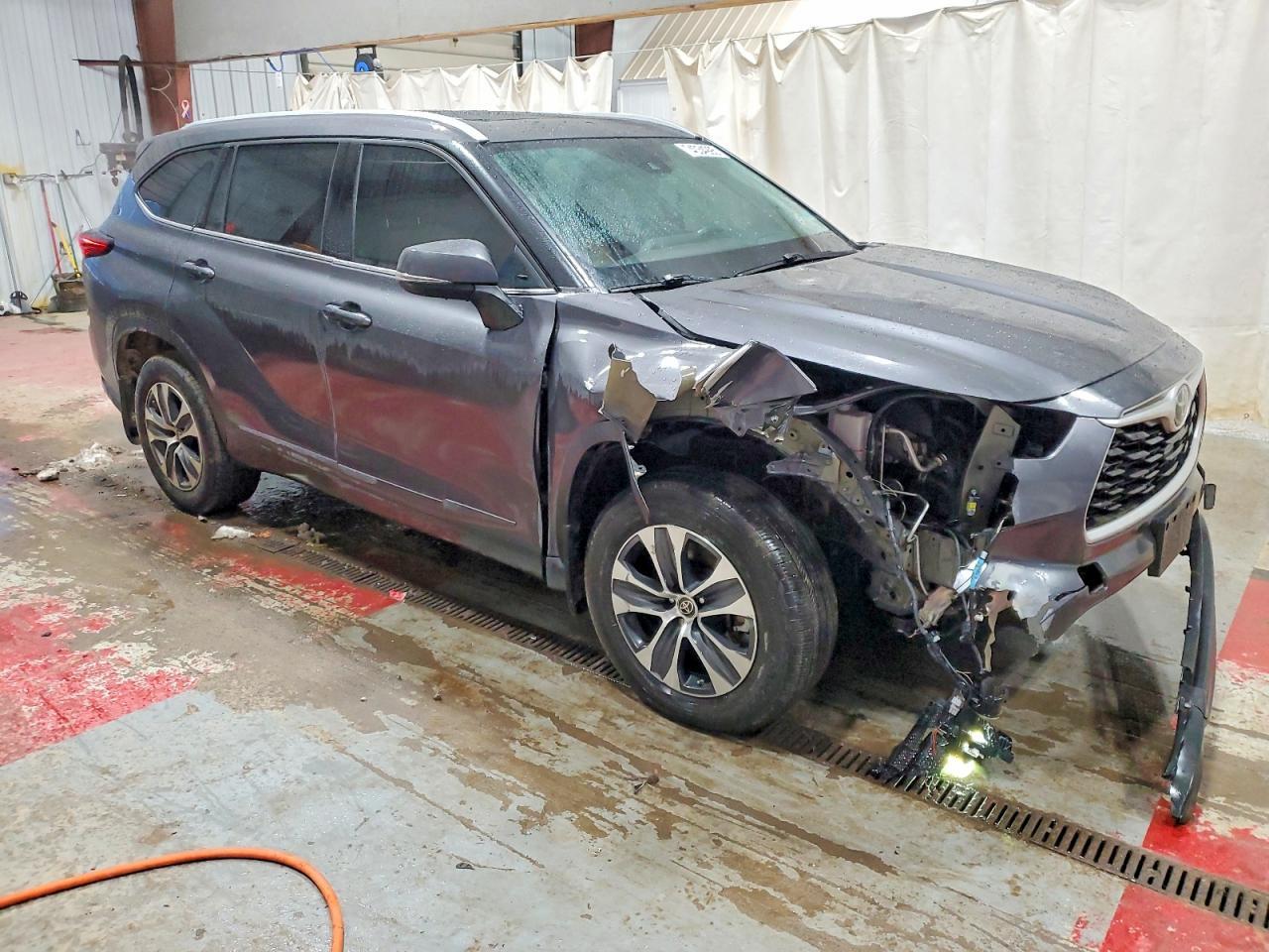 2022 TOYOTA HIGHLANDER