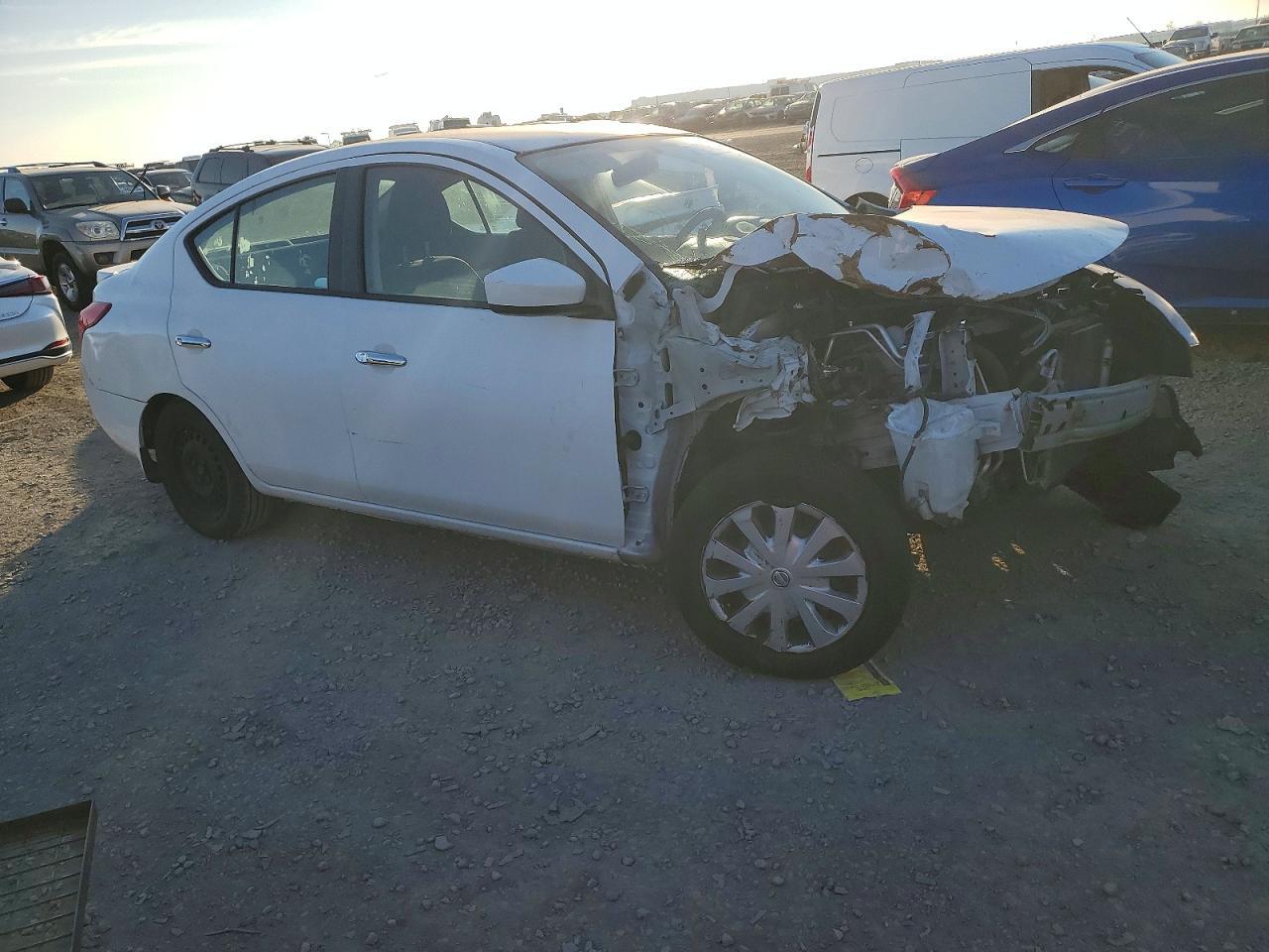 2016 NISSAN VERSA