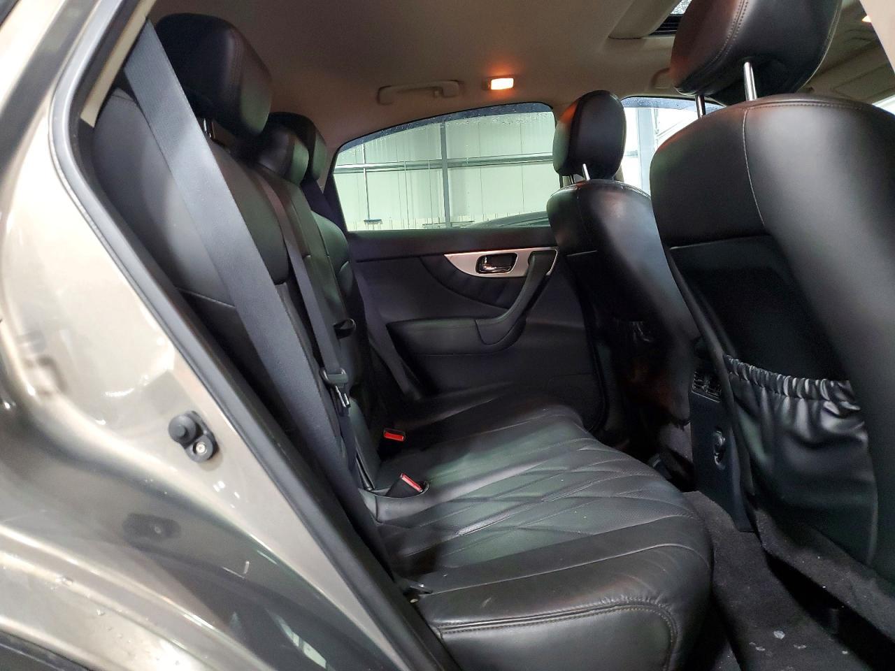 2010 INFINITI FX35