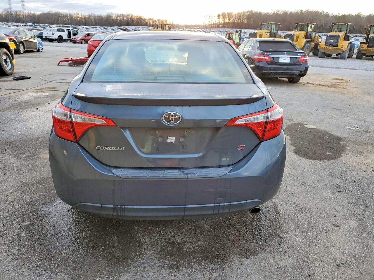 2015 TOYOTA COROLLA