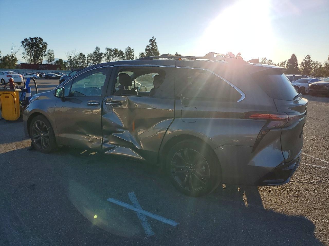 2022 TOYOTA SIENNA