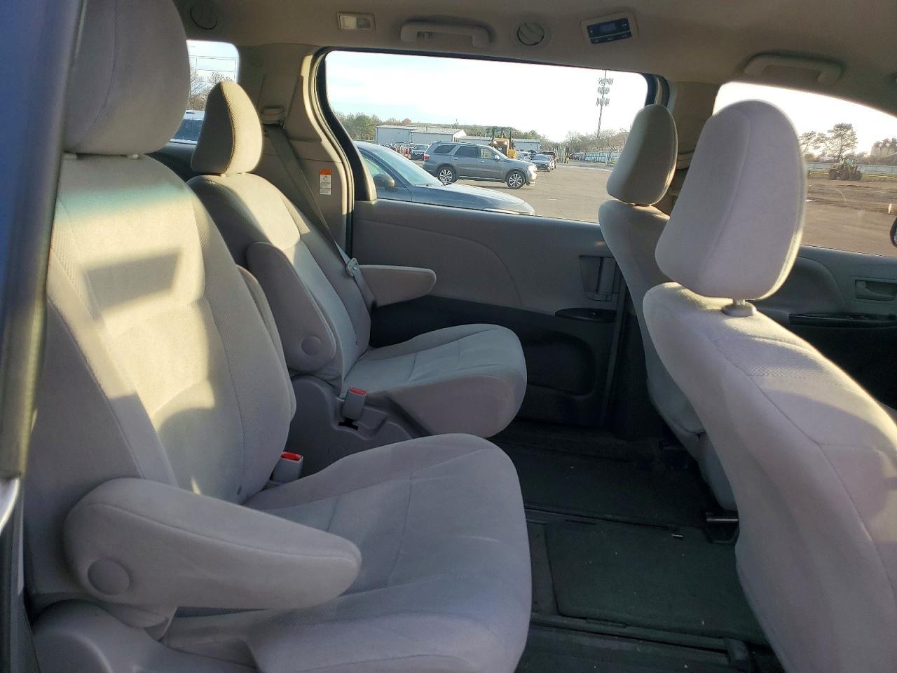 2015 TOYOTA SIENNA