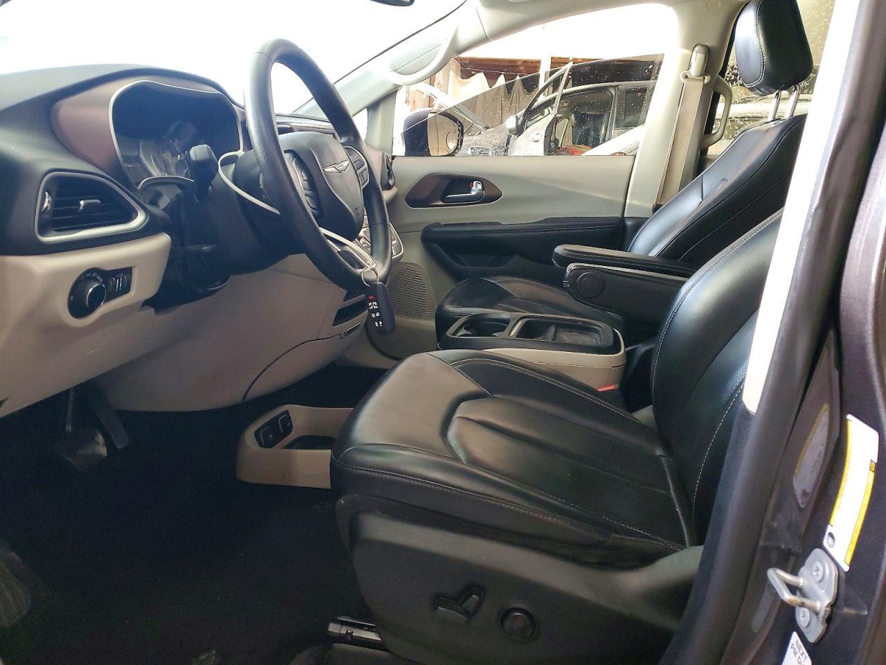 2021 CHRYSLER Voyager