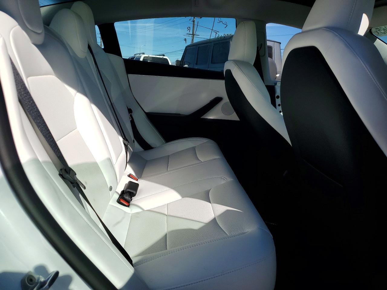 2026 TESLA MODEL 3
