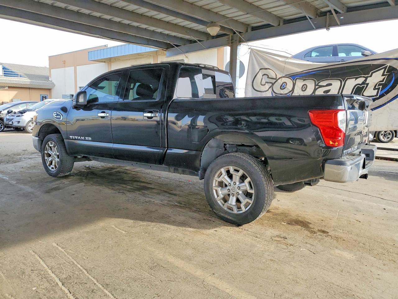 2016 NISSAN Titan
