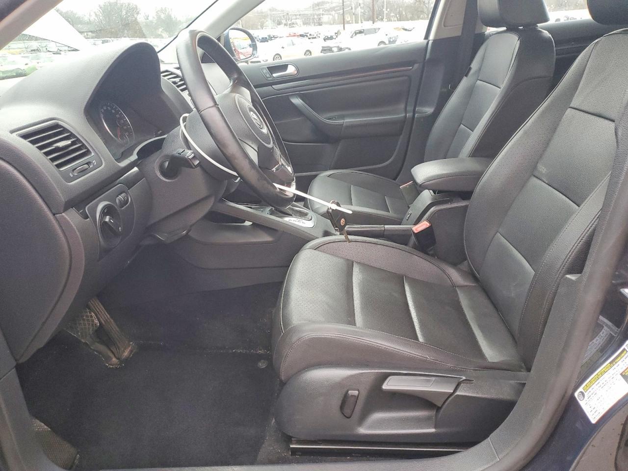 2010 VOLKSWAGEN JETTA