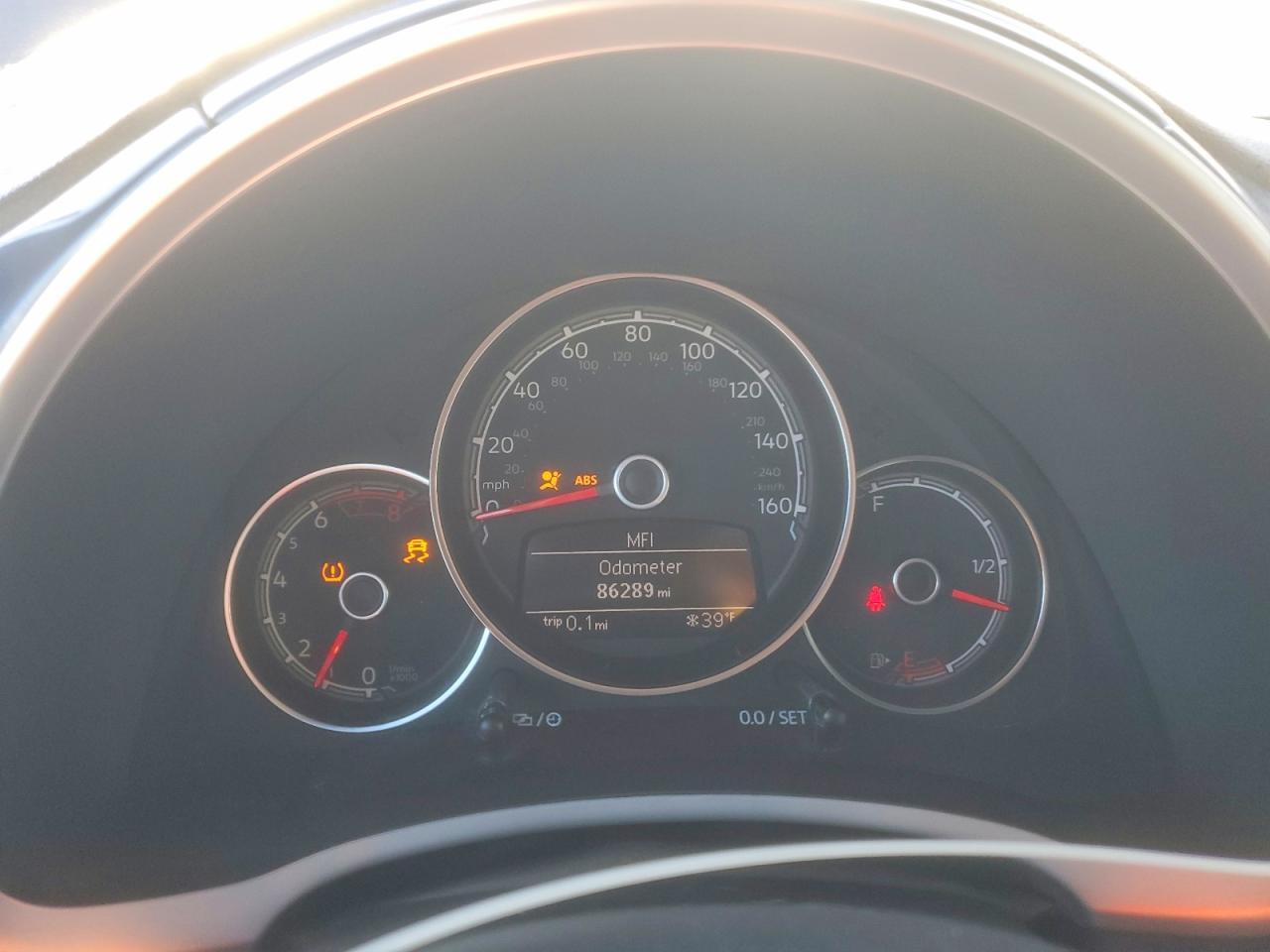 2019 VOLKSWAGEN Beetle