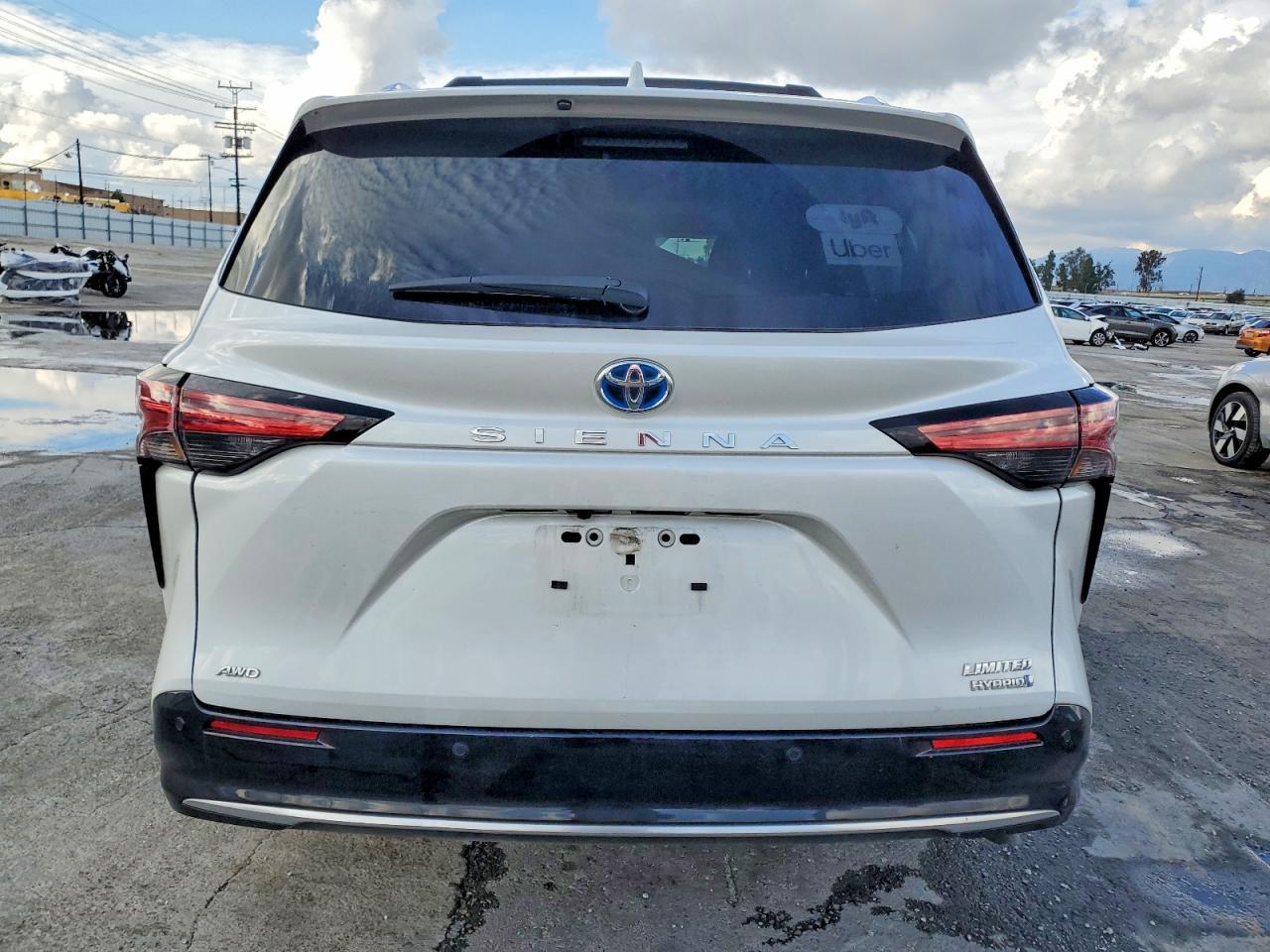 2024 TOYOTA SIENNA