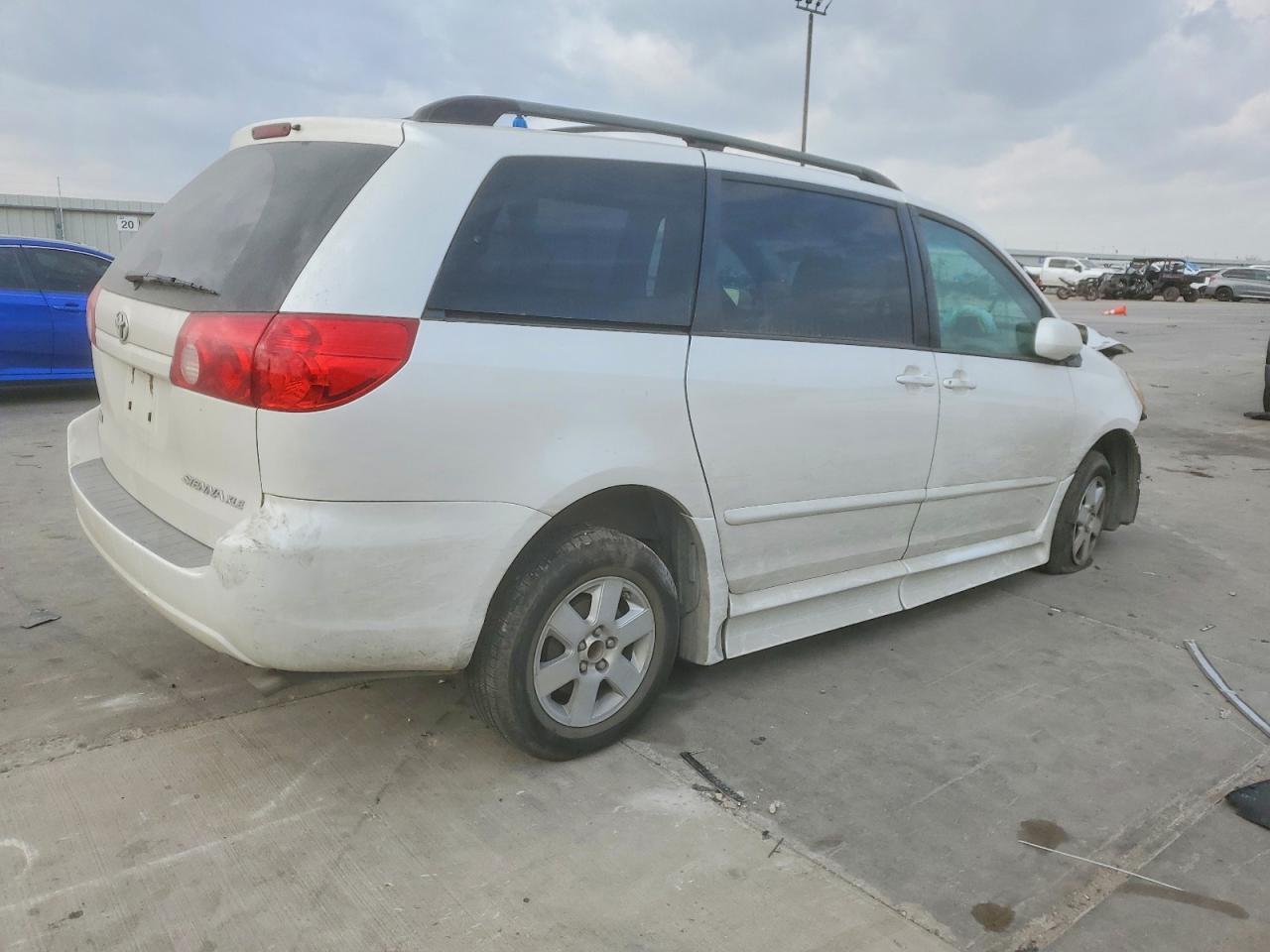2007 TOYOTA SIENNA