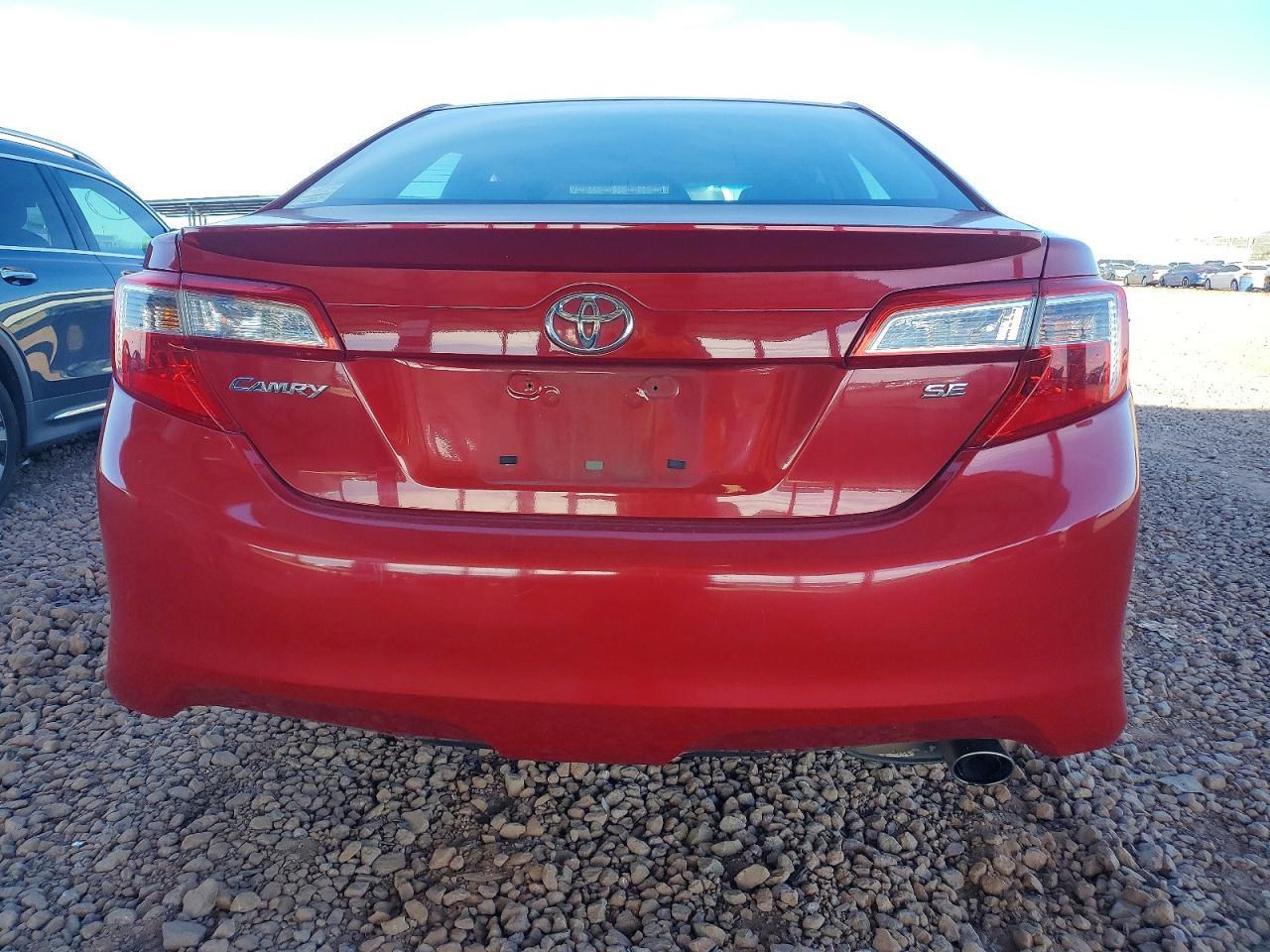 2014 TOYOTA CAMRY