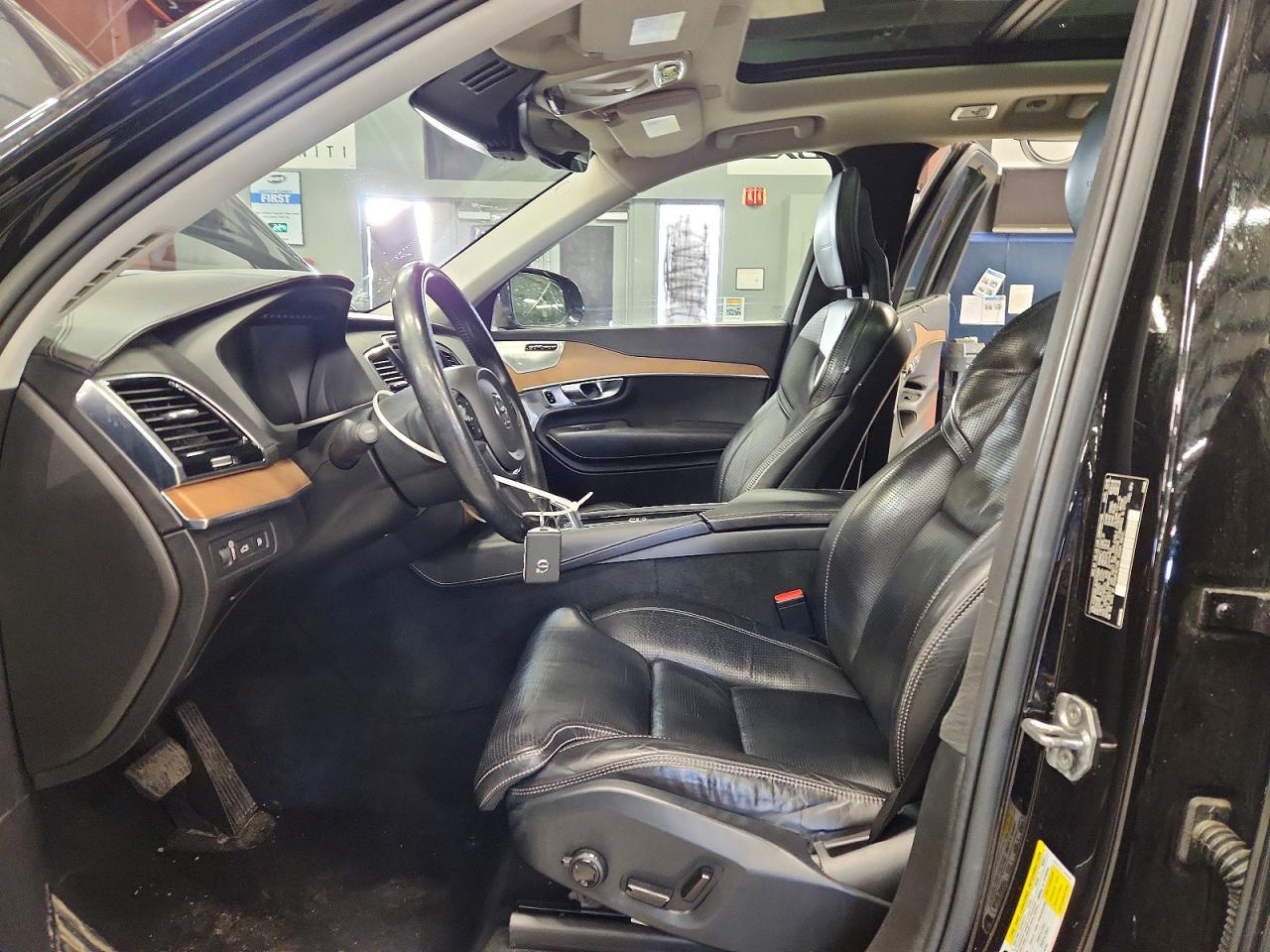 2016 VOLVO XC90