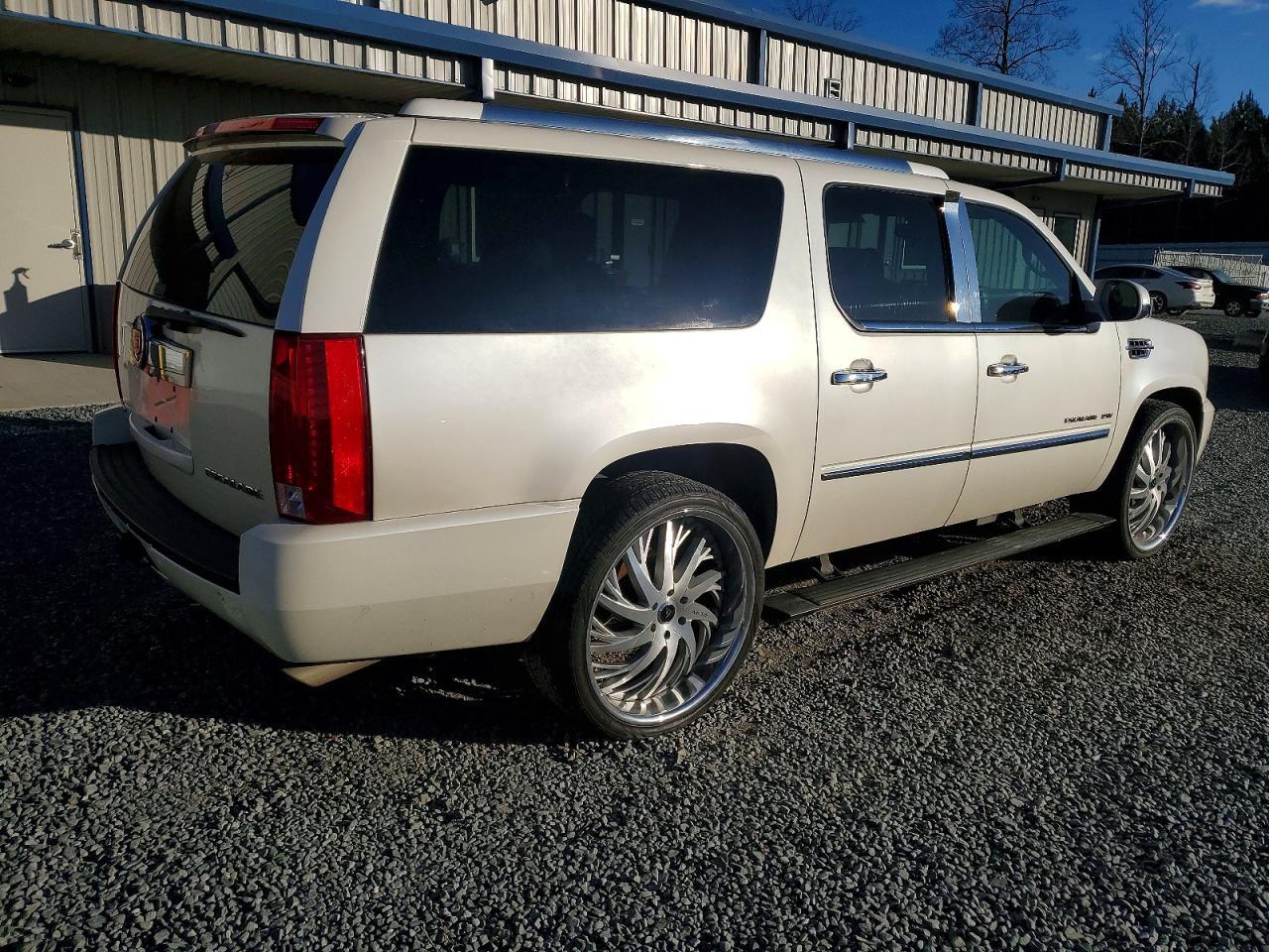 2012 CADILLAC Escalade ESV