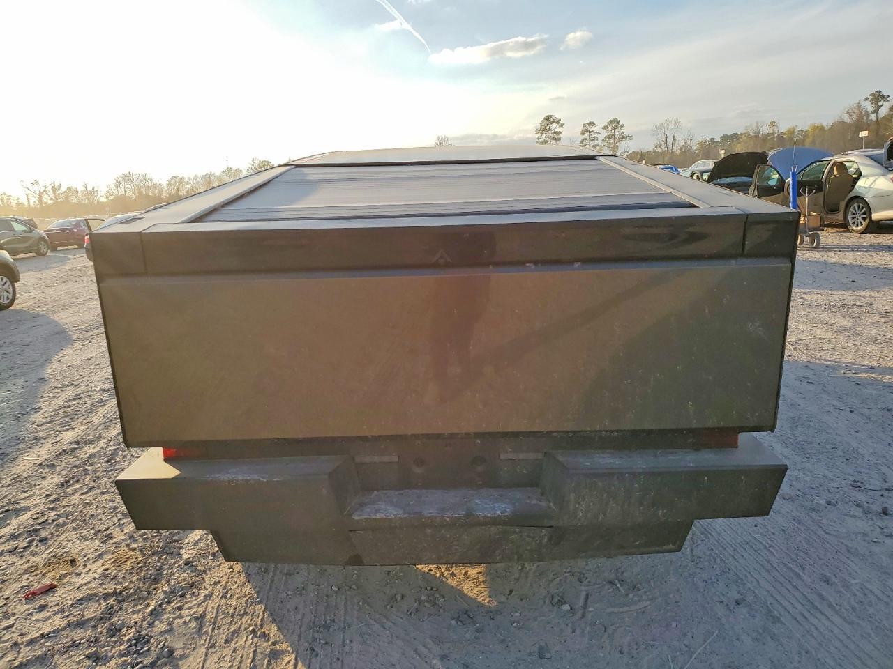 2024 TESLA Cybertruck