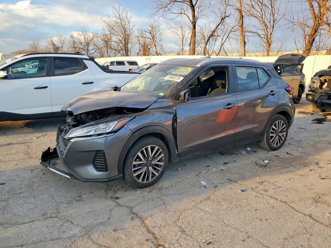 2024 NISSAN KICKS
