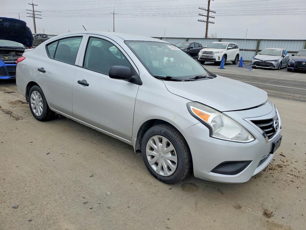 2015 NISSAN VERSA