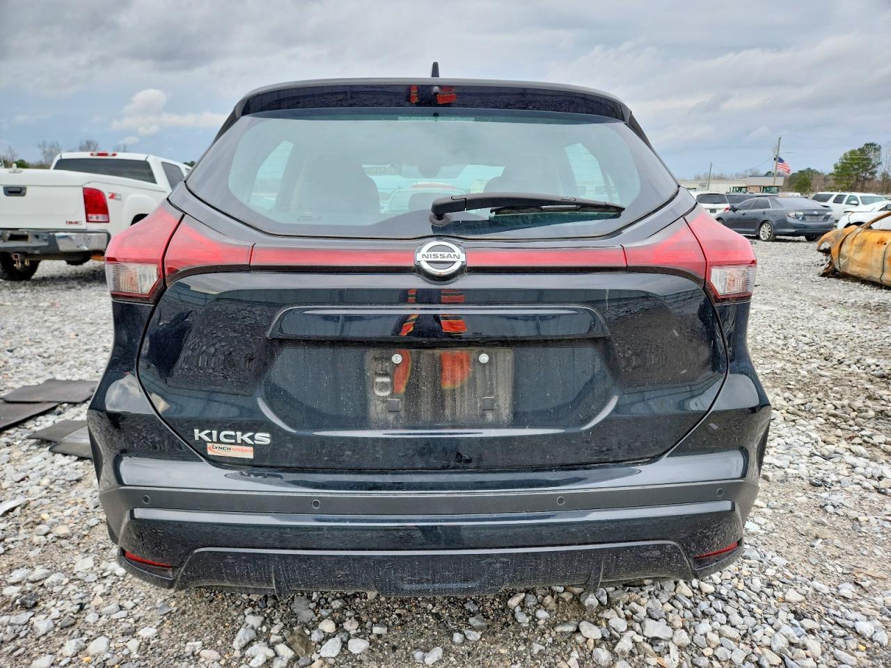 2021 NISSAN KICKS