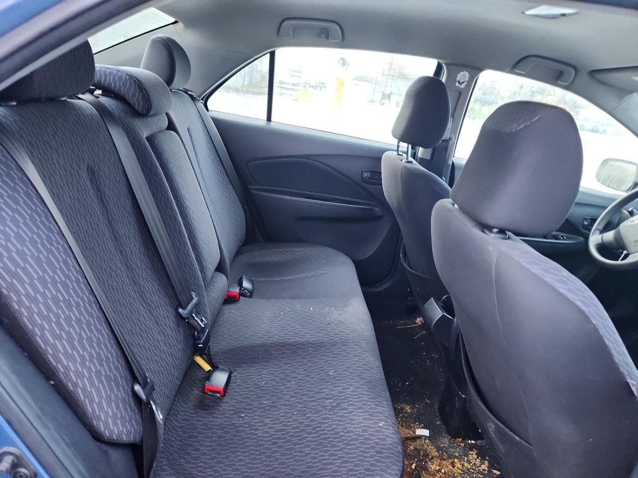 2011 TOYOTA YARIS