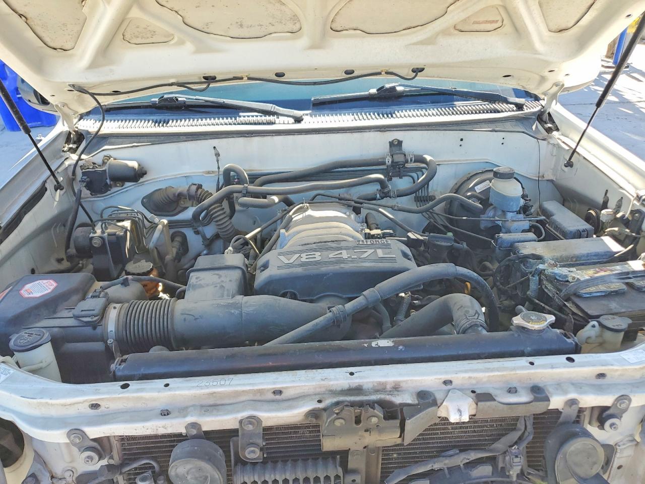 2004 TOYOTA Sequoia