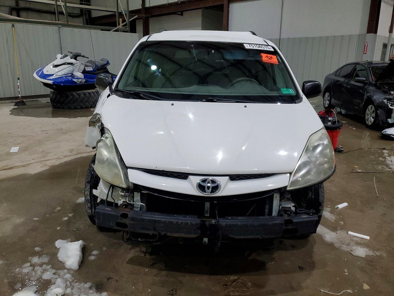 2008 TOYOTA SIENNA