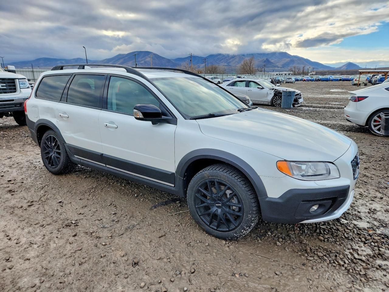 2016 VOLVO XC70