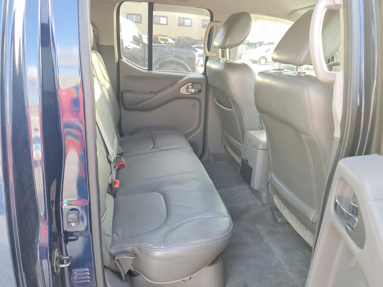 2011 NISSAN Frontier