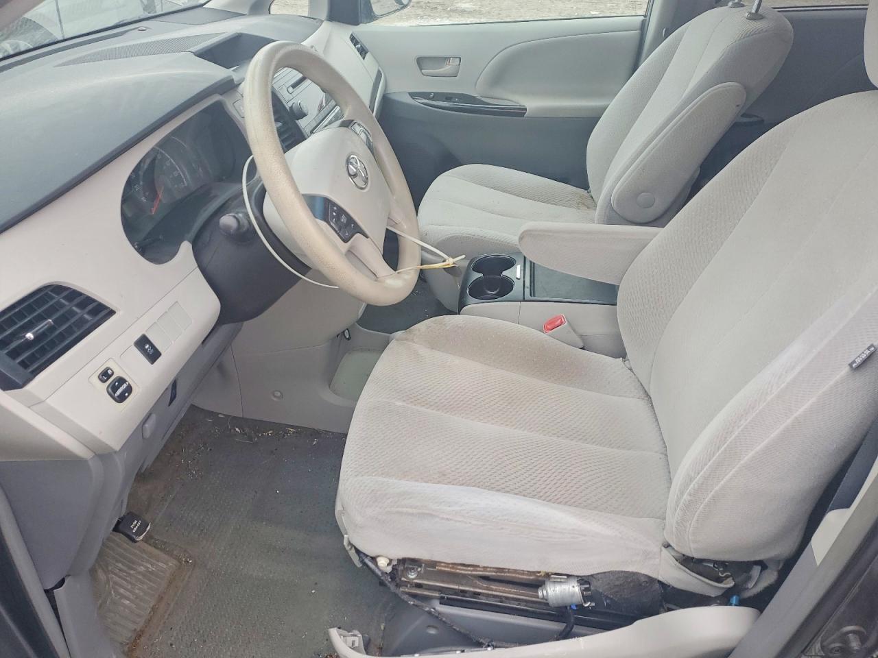 2014 TOYOTA SIENNA