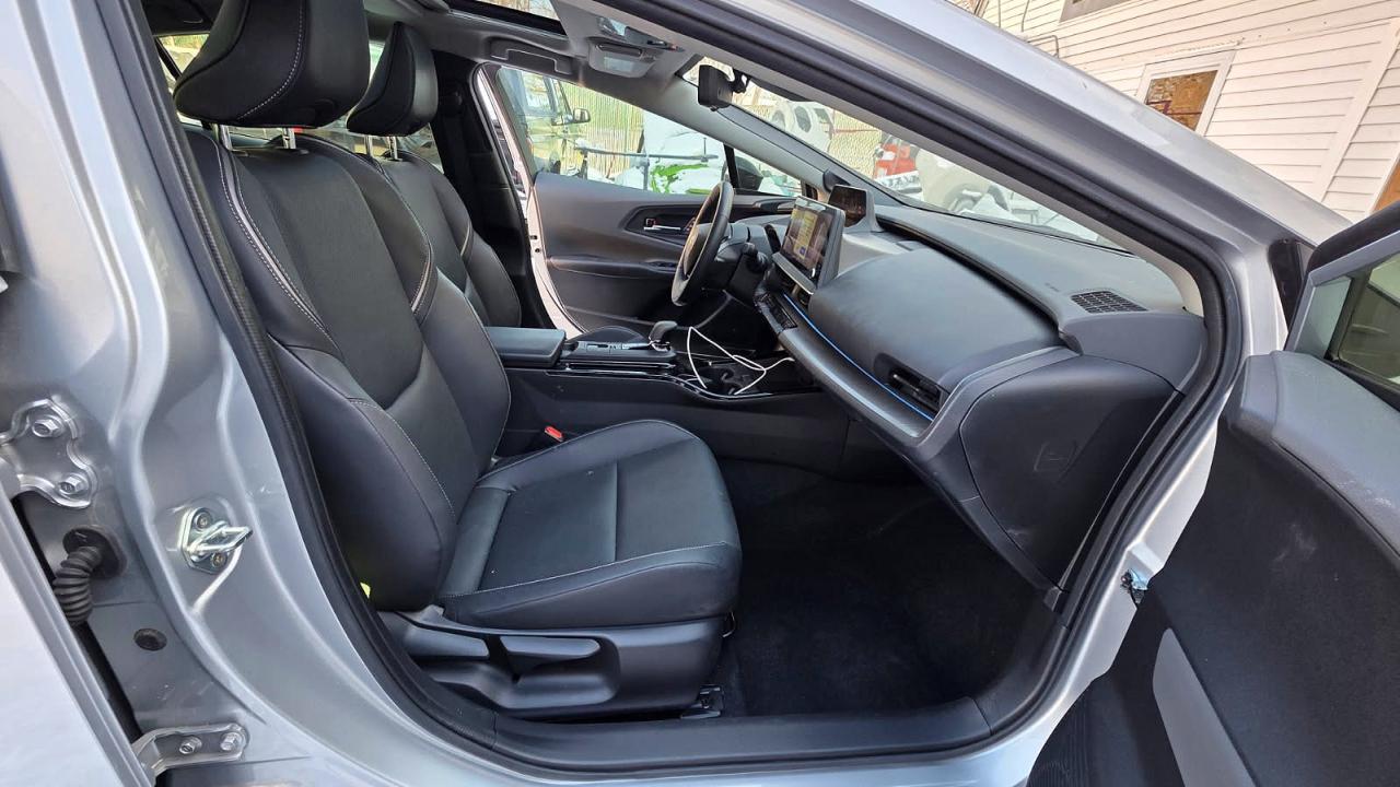 2024 TOYOTA PRIUS