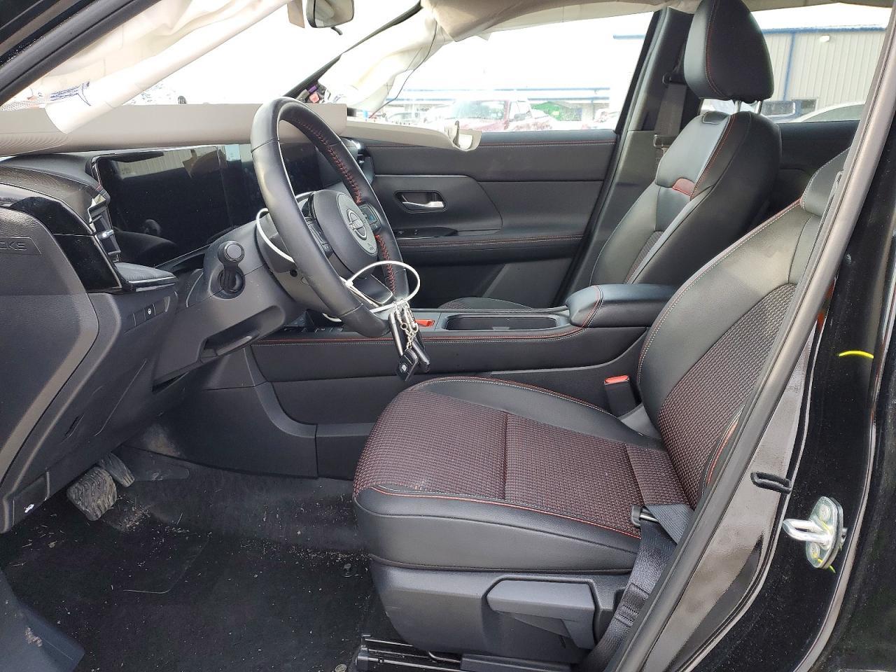 2025 NISSAN KICKS