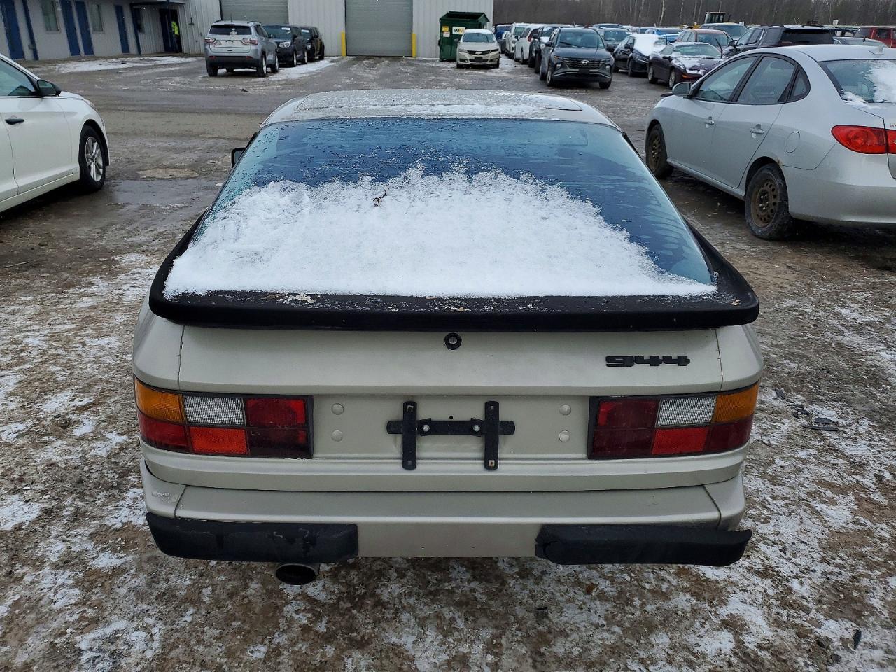 1984 PORSCHE 944