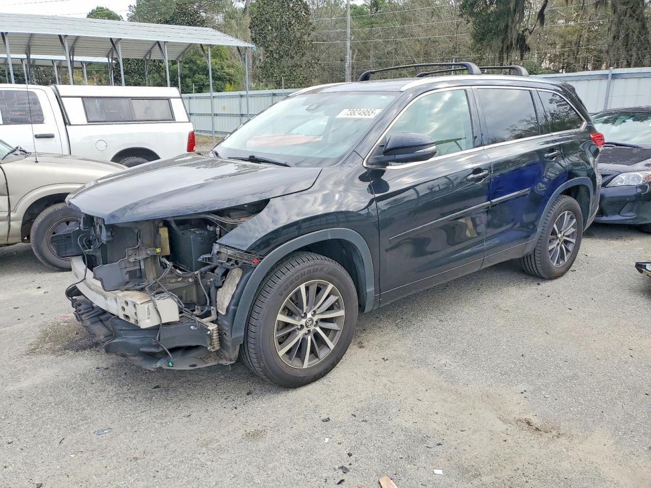 2017 TOYOTA HIGHLANDER