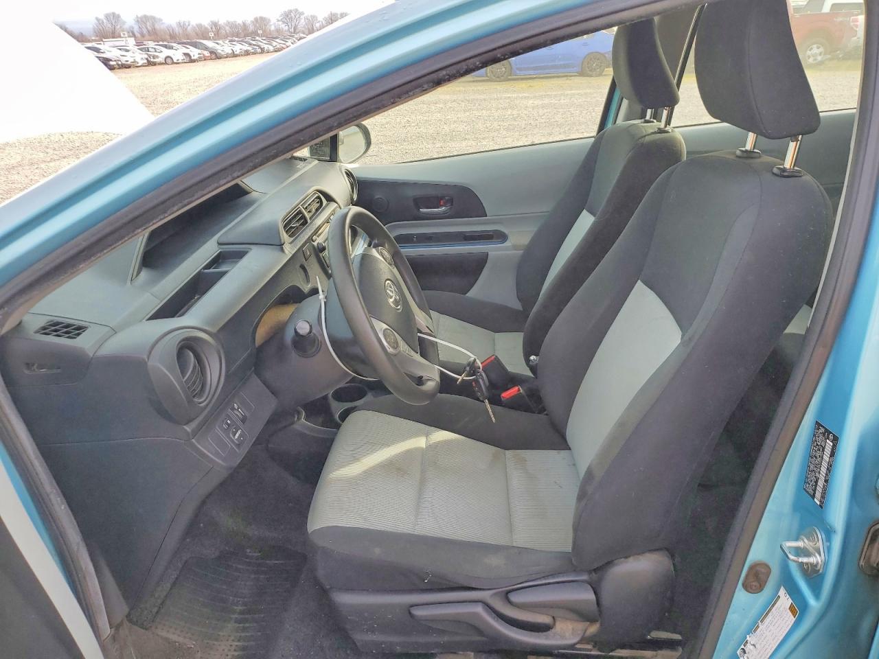 2013 TOYOTA Prius c
