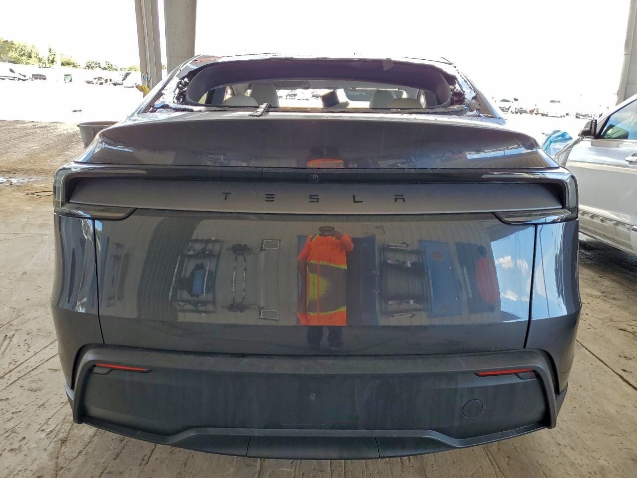 2026 TESLA MODEL Y