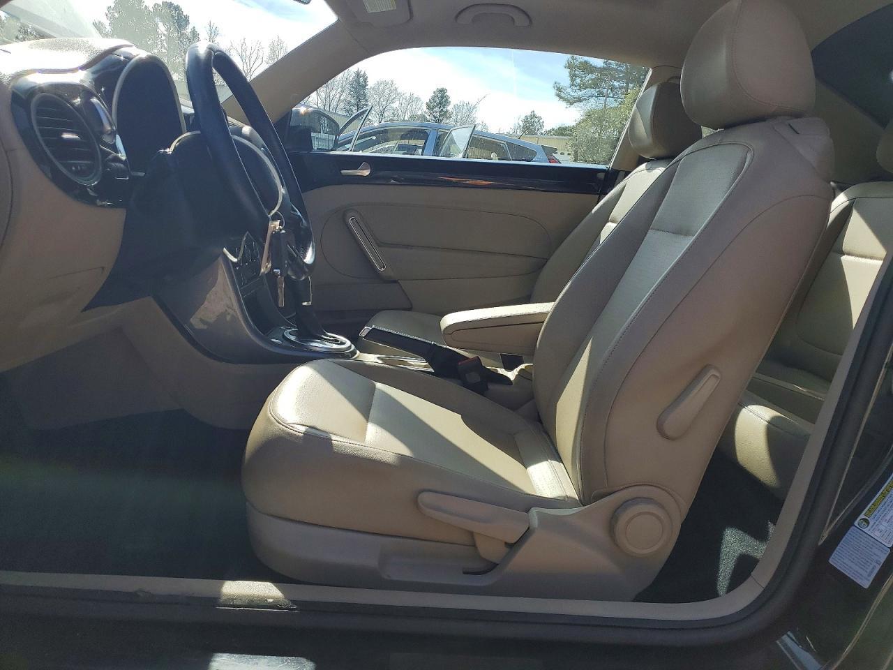 2018 VOLKSWAGEN Beetle