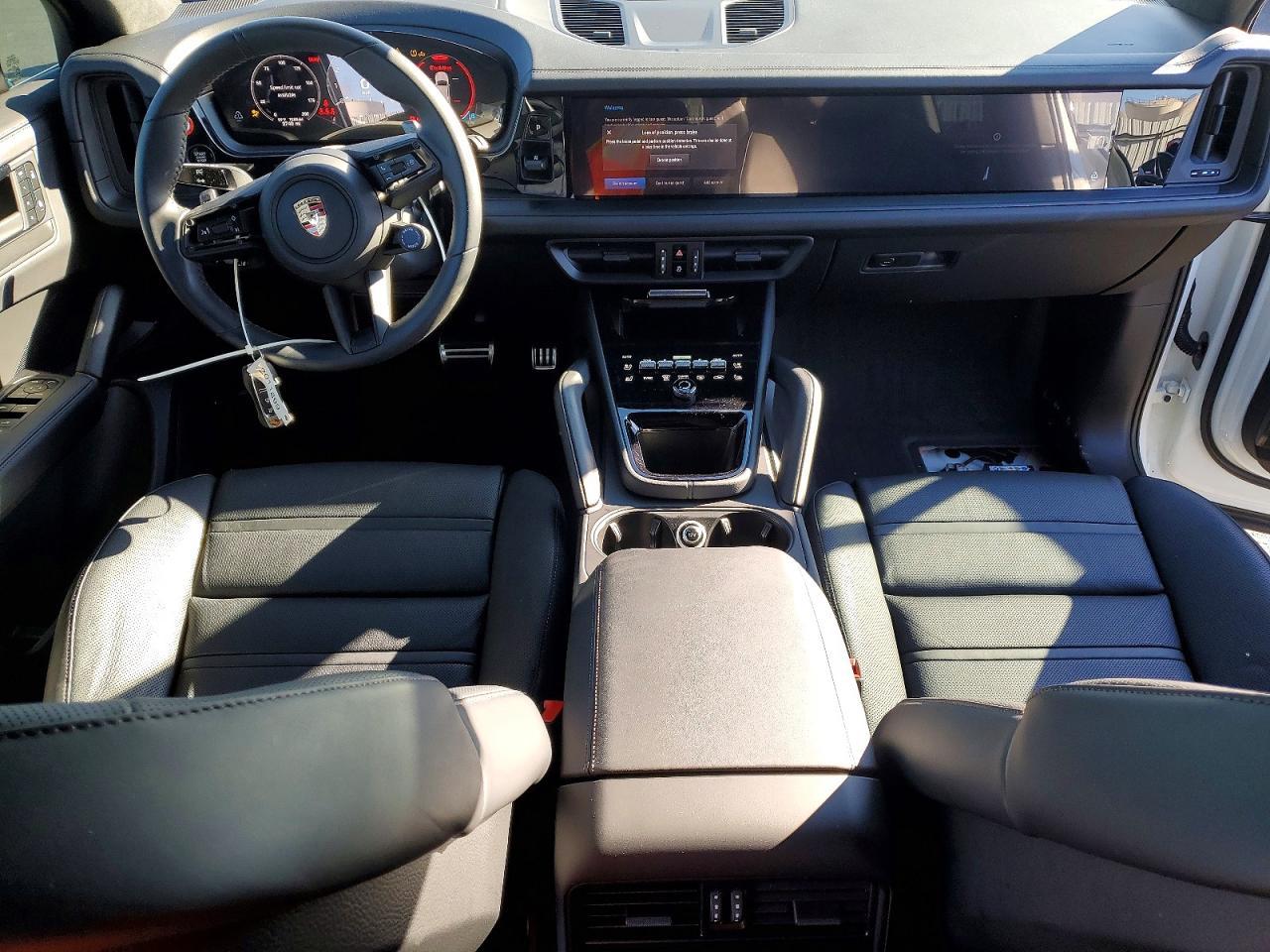 2025 PORSCHE CAYENNE