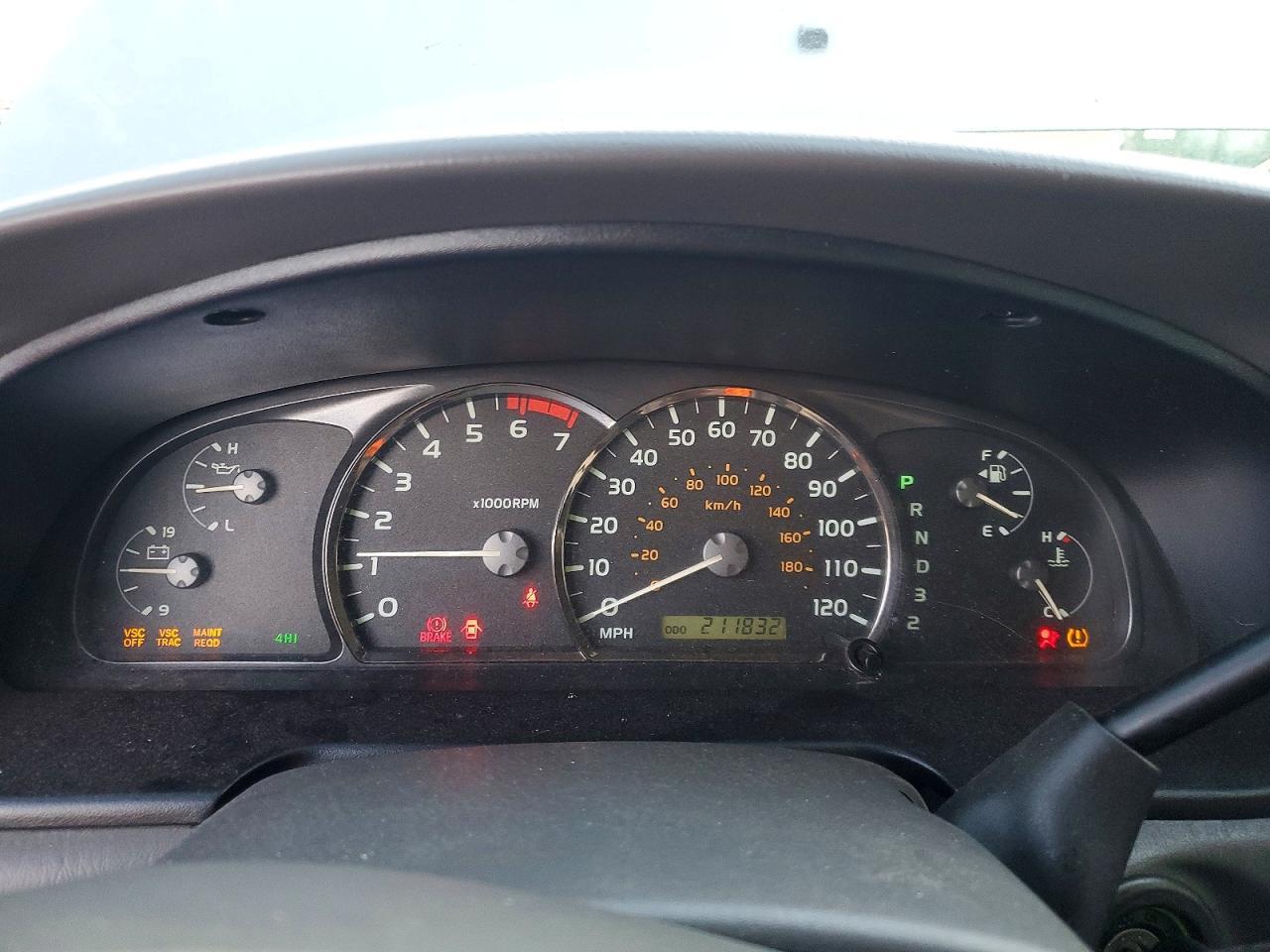 2005 TOYOTA Sequoia