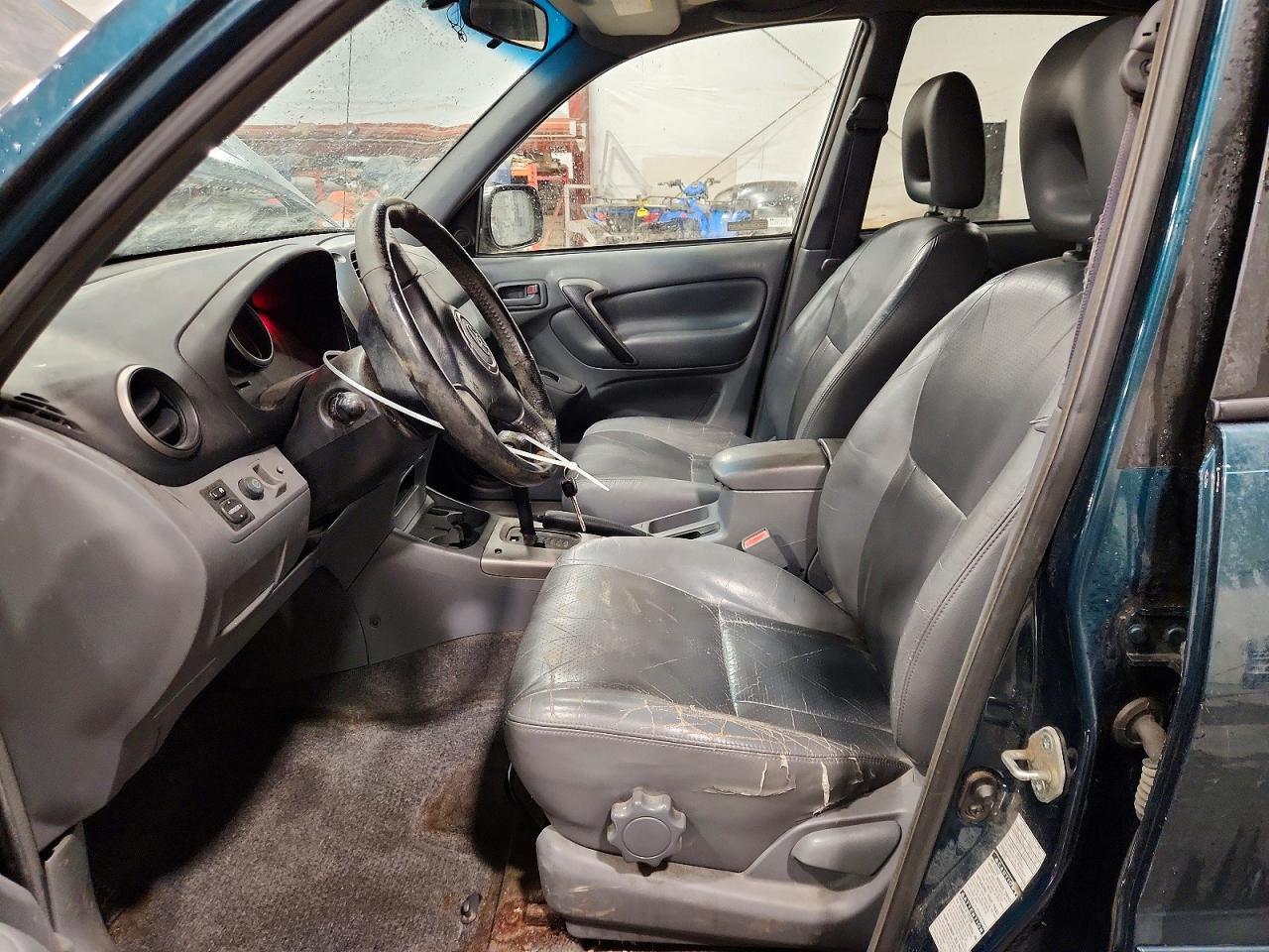 2002 TOYOTA RAV4
